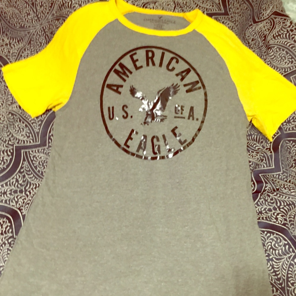 Men’s American Eagle tshirt